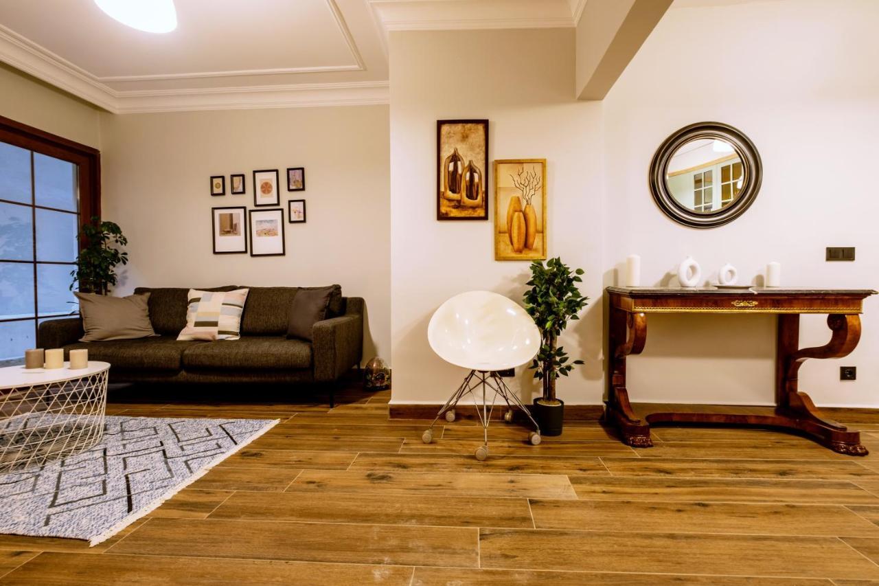 Apartmán Spacious And Comfy 2Br In The Heart Of Cihangir Istanbulská provincie Exteriér fotografie