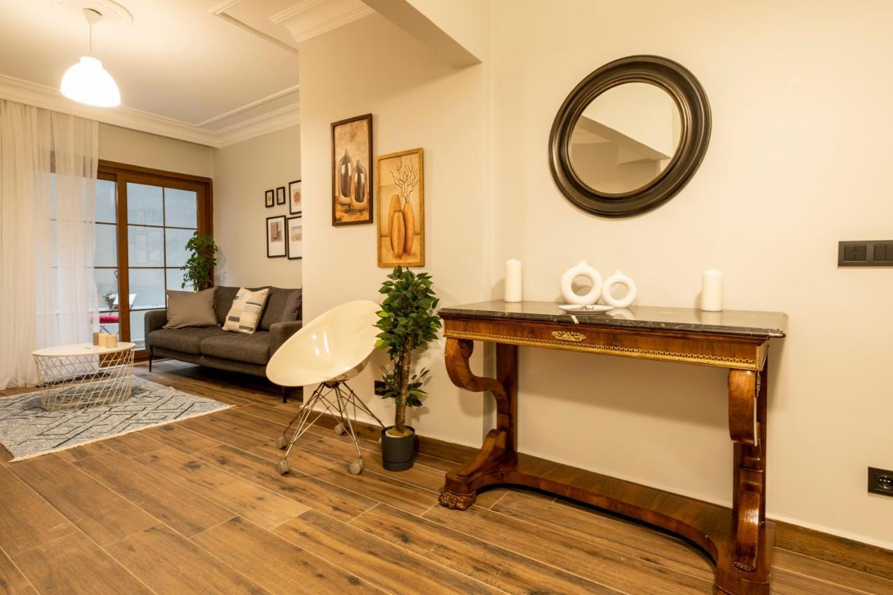 Apartmán Spacious And Comfy 2Br In The Heart Of Cihangir Istanbulská provincie Exteriér fotografie