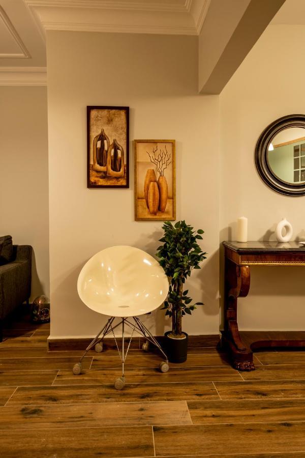 Apartmán Spacious And Comfy 2Br In The Heart Of Cihangir Istanbulská provincie Exteriér fotografie