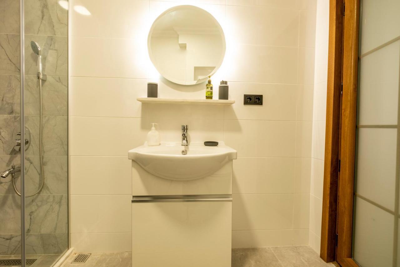 Apartmán Spacious And Comfy 2Br In The Heart Of Cihangir Istanbulská provincie Exteriér fotografie